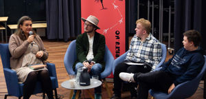 Elevar på tilrettelagt opplæring stiller spørsmål til Ruth Lillegraven