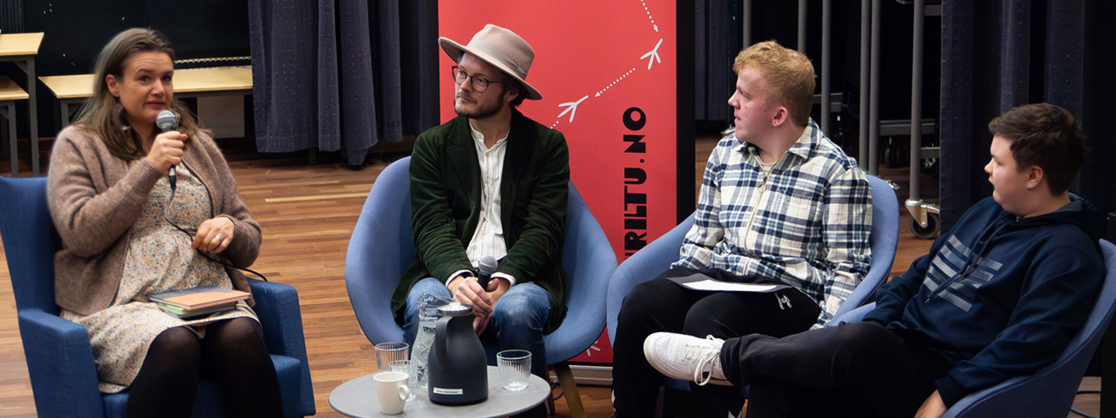 Elevar på tilrettelagt opplæring stiller spørsmål til Ruth Lillegraven