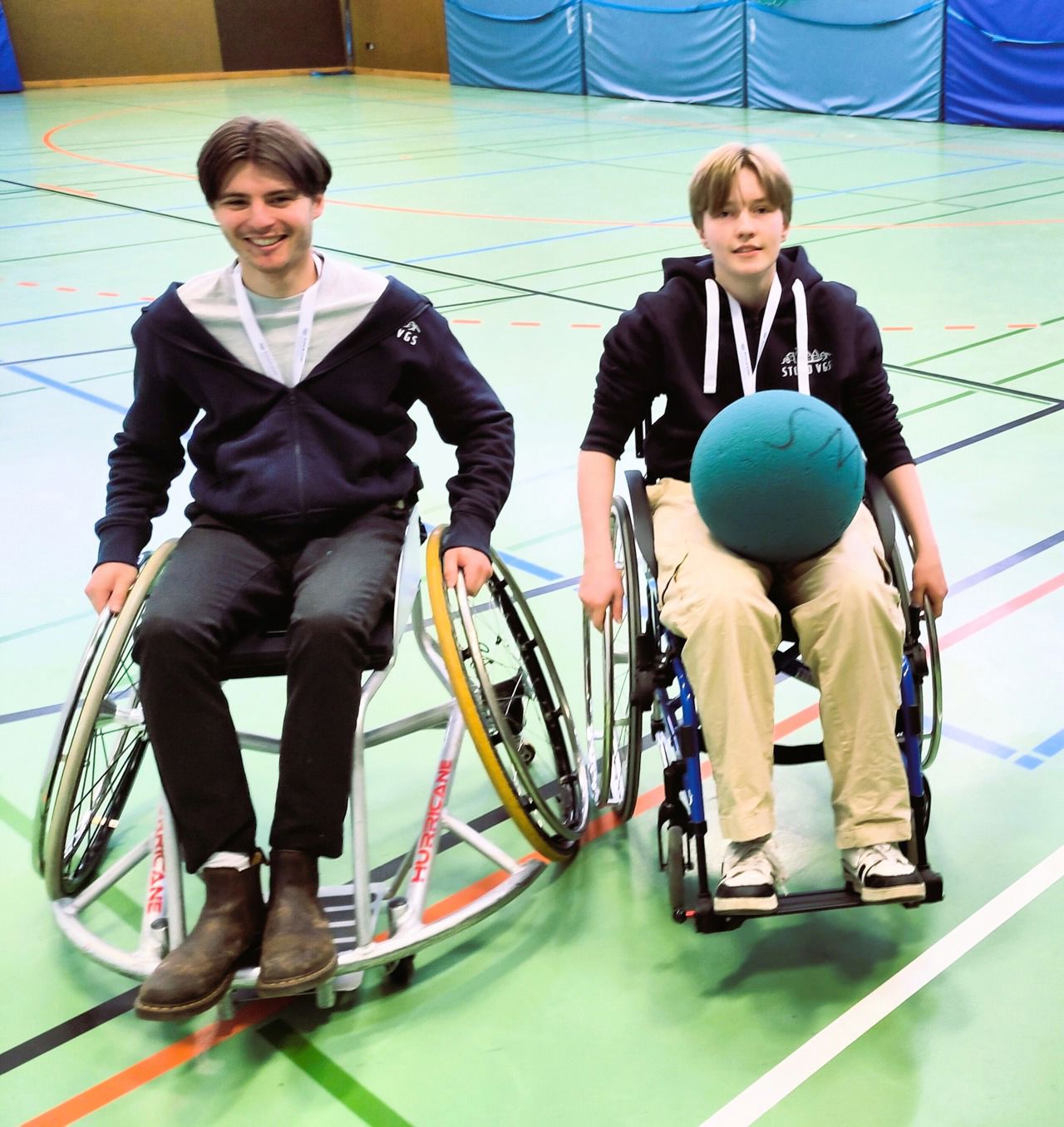 Jonathan og Maren i rullestoljpg.jpg