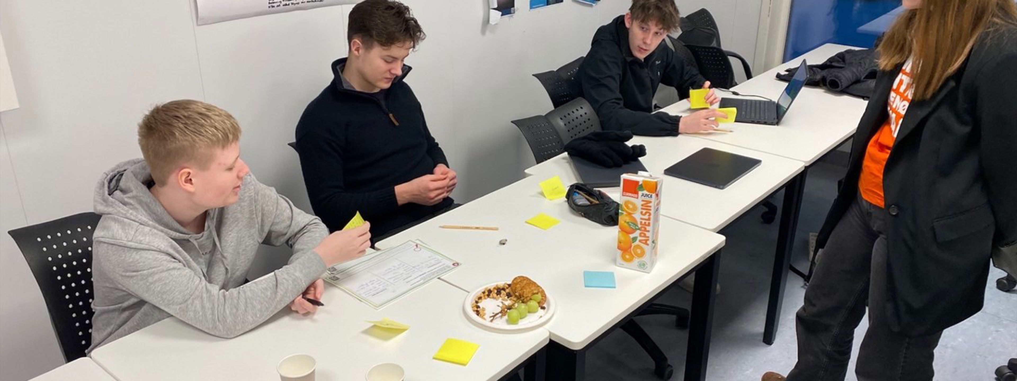 Elevar på vg1 studiespesialisering med fordjuping innan business som har fagdag